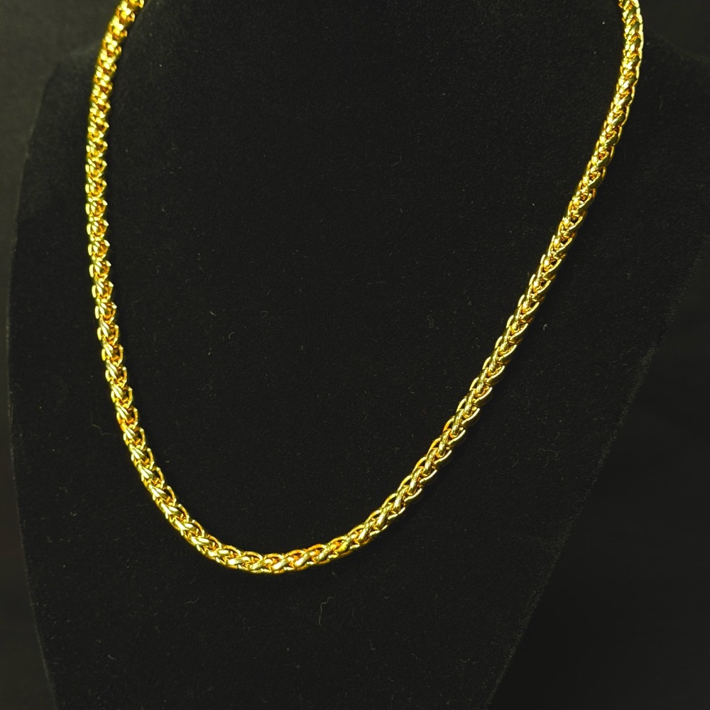 Elegant Gold Chain Necklace